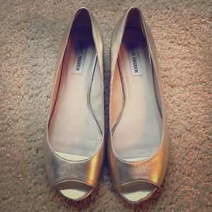 Steve Madden gold peep toe wedges