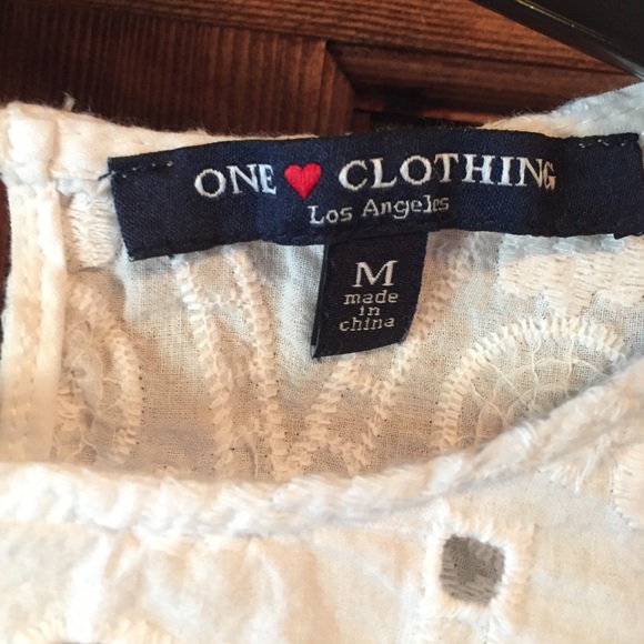 White lace tee shirt - Picture 2 of 2