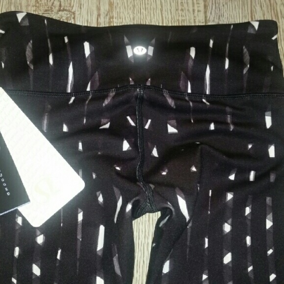 Lululemon Wunder Under Pant III - Picture 2 of 3