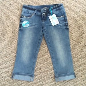 Almost Famous "shortie" jeans