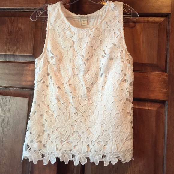 Thick white floral lace work tank top - Picture 1 of 3