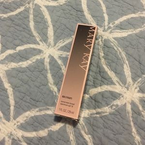 Mary Kay CC cream NIB light-to-medium