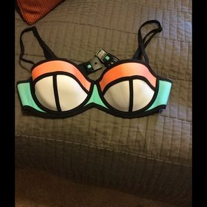 Triangl swimsuit top