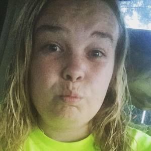 Meet your Posher, Arielle