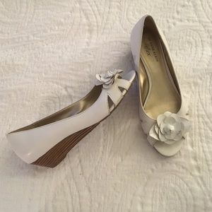 Flower cutout kitten heels