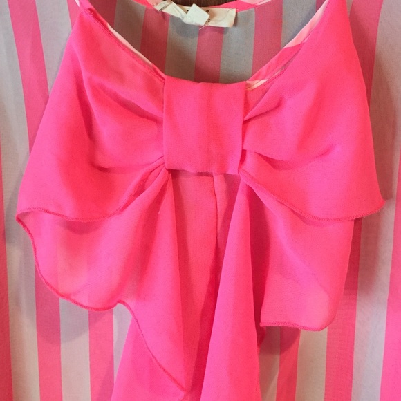 Pink and white bow tank top - Picture 2 of 3