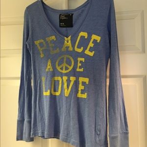American Eagle LS V-Neck T-Shirt