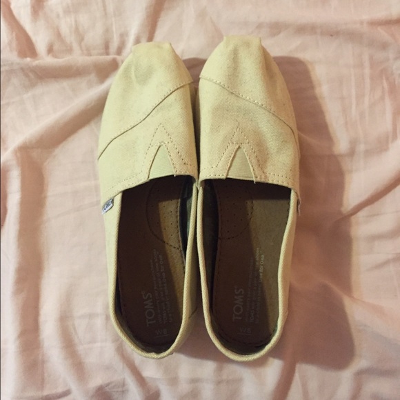 Cream Toms