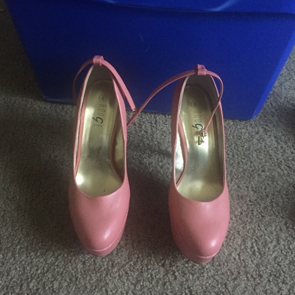 Women's shoes