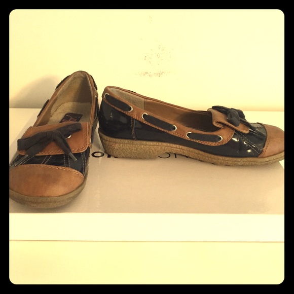 Patent leather flats