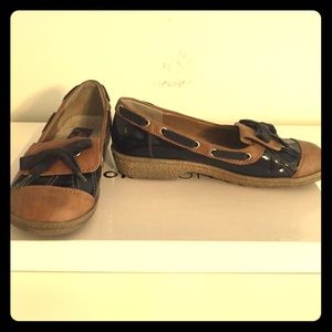 Patent leather flats