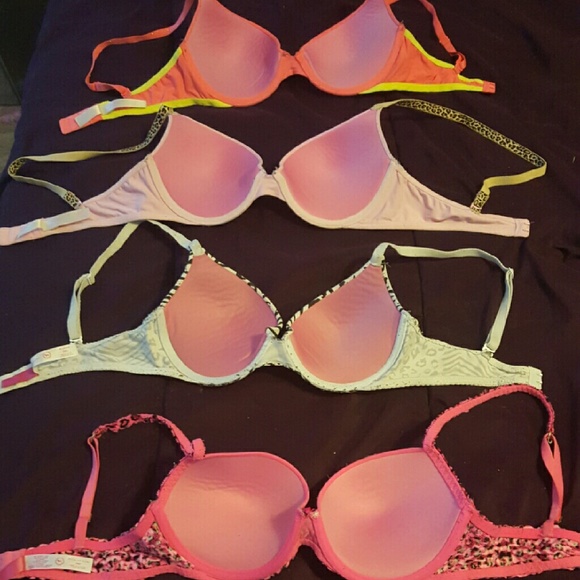 4 Victoria's Secret PINK bras $20 for all 4! - Picture 2 of 4