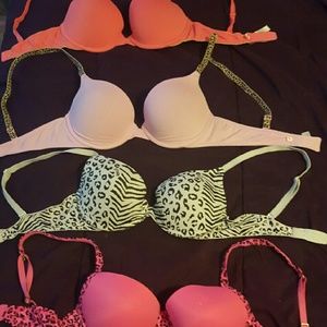 4 Victoria's Secret PINK bras $20 for all 4!