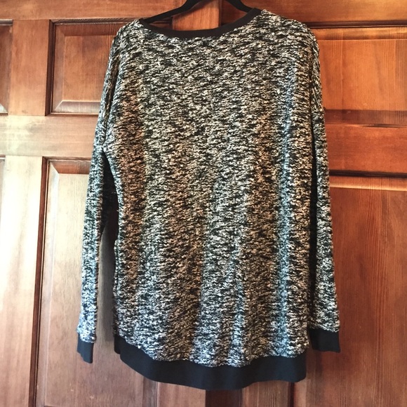 Black and white big winter sweater - Picture 2 of 3