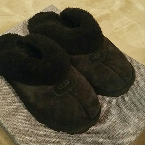 MOVING SALE Black Ugg Australia Slippers