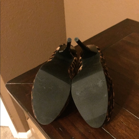 Leopard Print Satin Heels - Picture 4 of 4