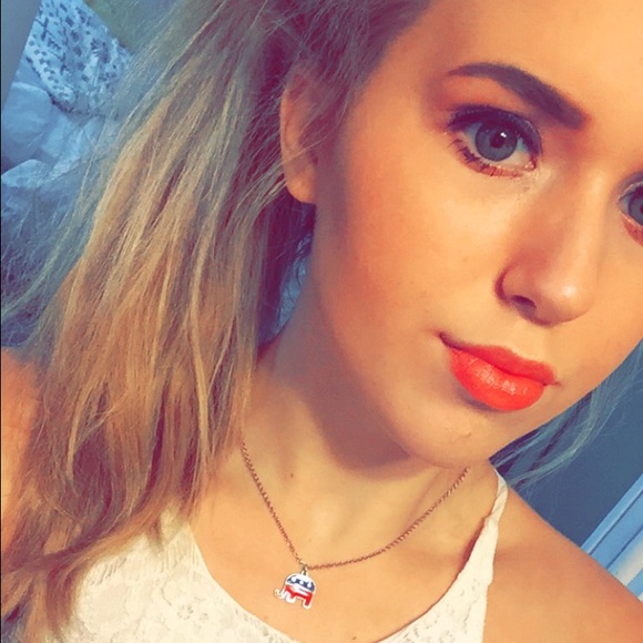 Meet your Posher, Abby - Picture 1 of 1