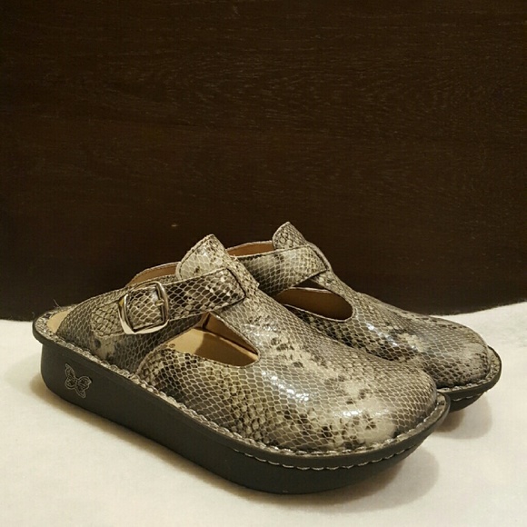 Alegria slip on gray reptile print