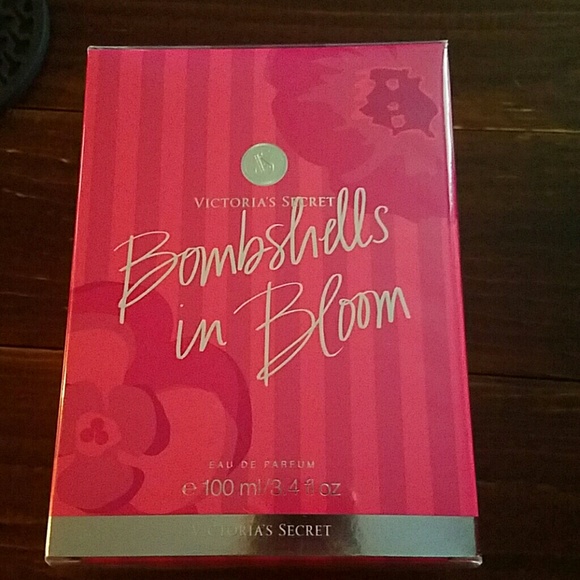 Victoria's secret bombshells in bloom