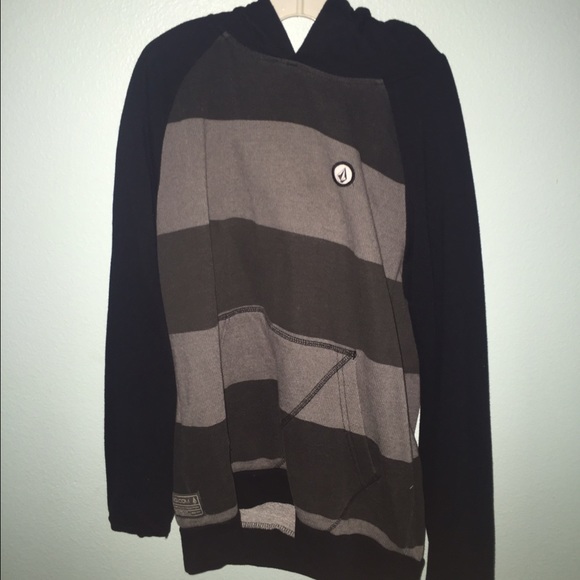Youth Boys Volcom Hoodie w/ Front Pocket- Unused