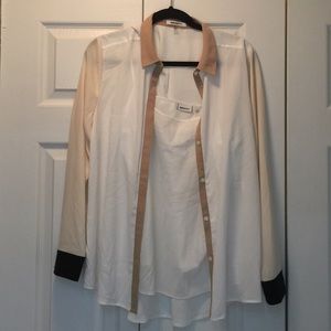 LAST CHANCE 🎉 NWT DKNY color block button down