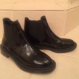 Zara Chelsea Boots (Never Worn) Size 9 (39 Euro)