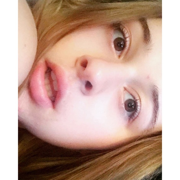 Meet your Posher, Elisa - Picture 1 of 1