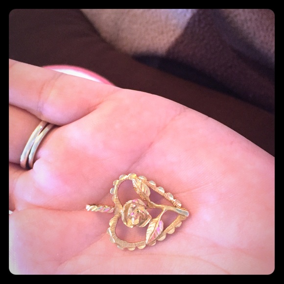 💖$35 today only! Gorgeous 14k heart pendant