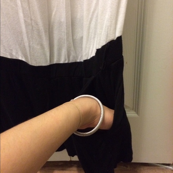 ⚜Black & White GUESS romper⚜ - Picture 2 of 3