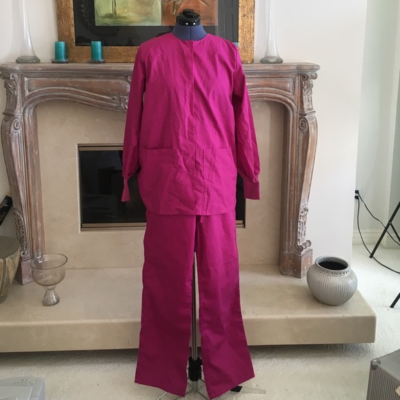NWOT fuchsia scrub set
