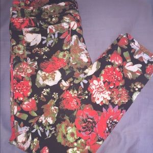 BDG Mid Rise Twig Floral Jeans 32w 29l