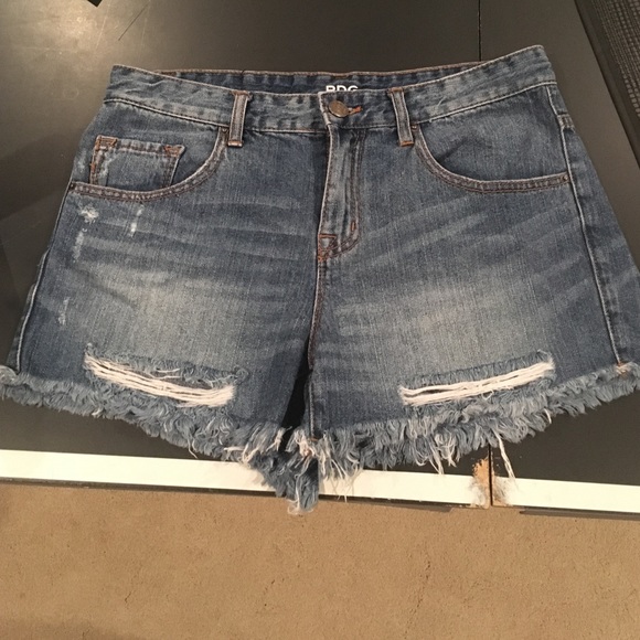 High rise jean shorts. Size 28 - Picture 1 of 2
