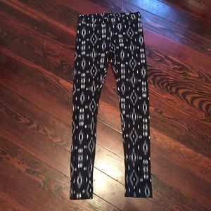 Girls NWT H&M patterned leggings size 11-12 yr