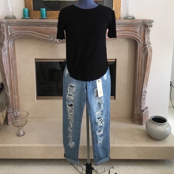 NWT Distressed Boyfriend Jeans