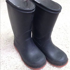 Toddler rubber boots.  Size 7.  EUC.