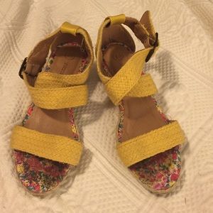 Wedge sandals