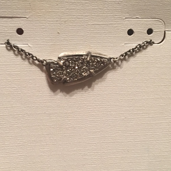 Kendra Scott Kasey necklace - Picture 2 of 4