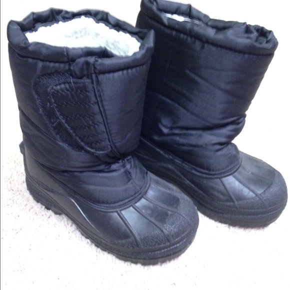 Snow boots boys size 13.  EUC.