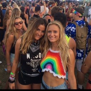 Crochet rainbow crop top 💛💛