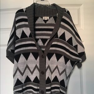 Boutique Forever 21 geometric cardigan