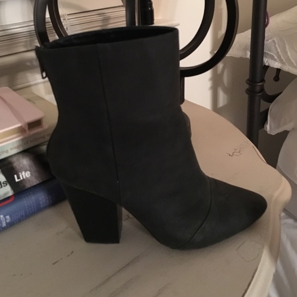 Kelsi Dagger Booties Dark Grey sz 7.5