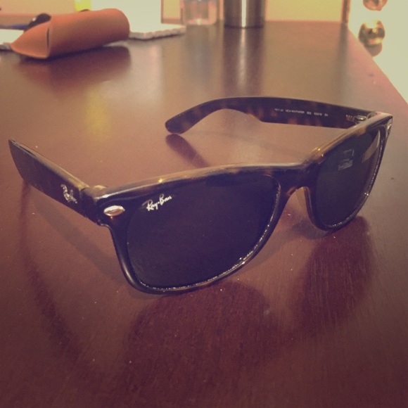 Ray-Ban Wayfarer in tortoise shell