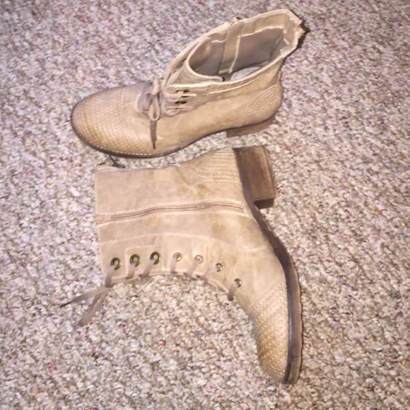 Bone combat boots