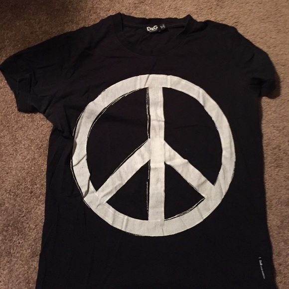 D&G men's tee with peace sign.