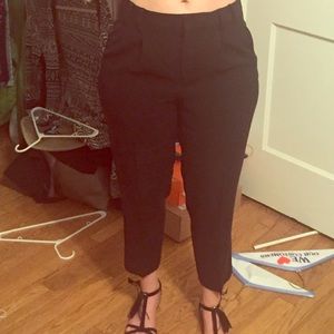 Black cropped pant