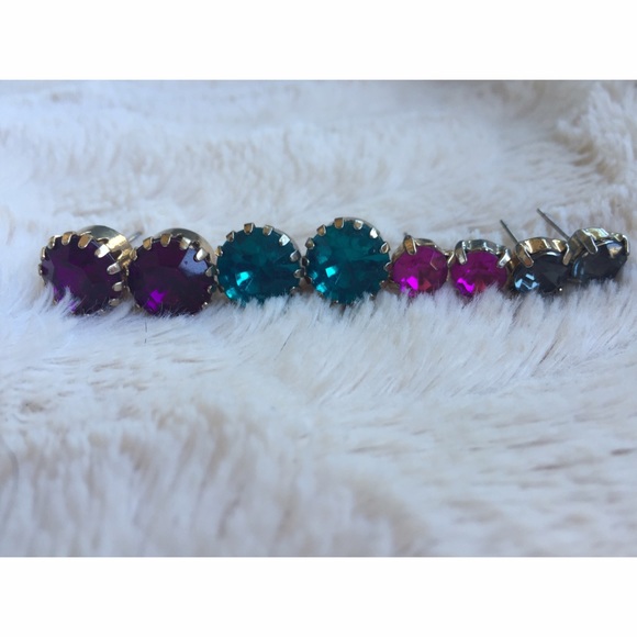 4 sets of stud earrings - Picture 3 of 4