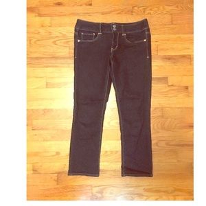 American Eage Size 6 Capri Jeans.