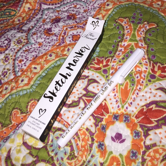 Too Faced Eyeliner Pen