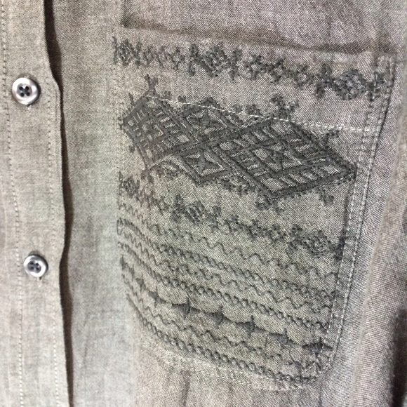 Shirt - Heathered-Gray Aztec Stitched Button-Down - Picture 2 of 4
