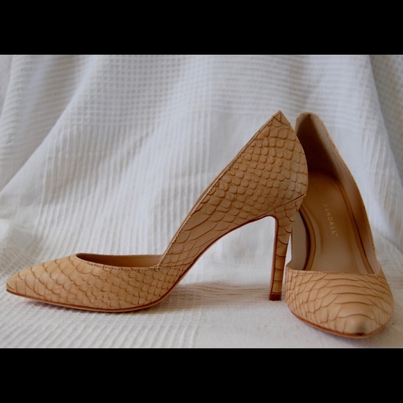 NWOT Loeffler Randall Pari Pump